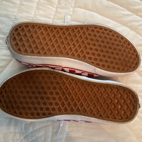 Vans. When’s size 7.5. Rarely worn. - Picture 3 of 4